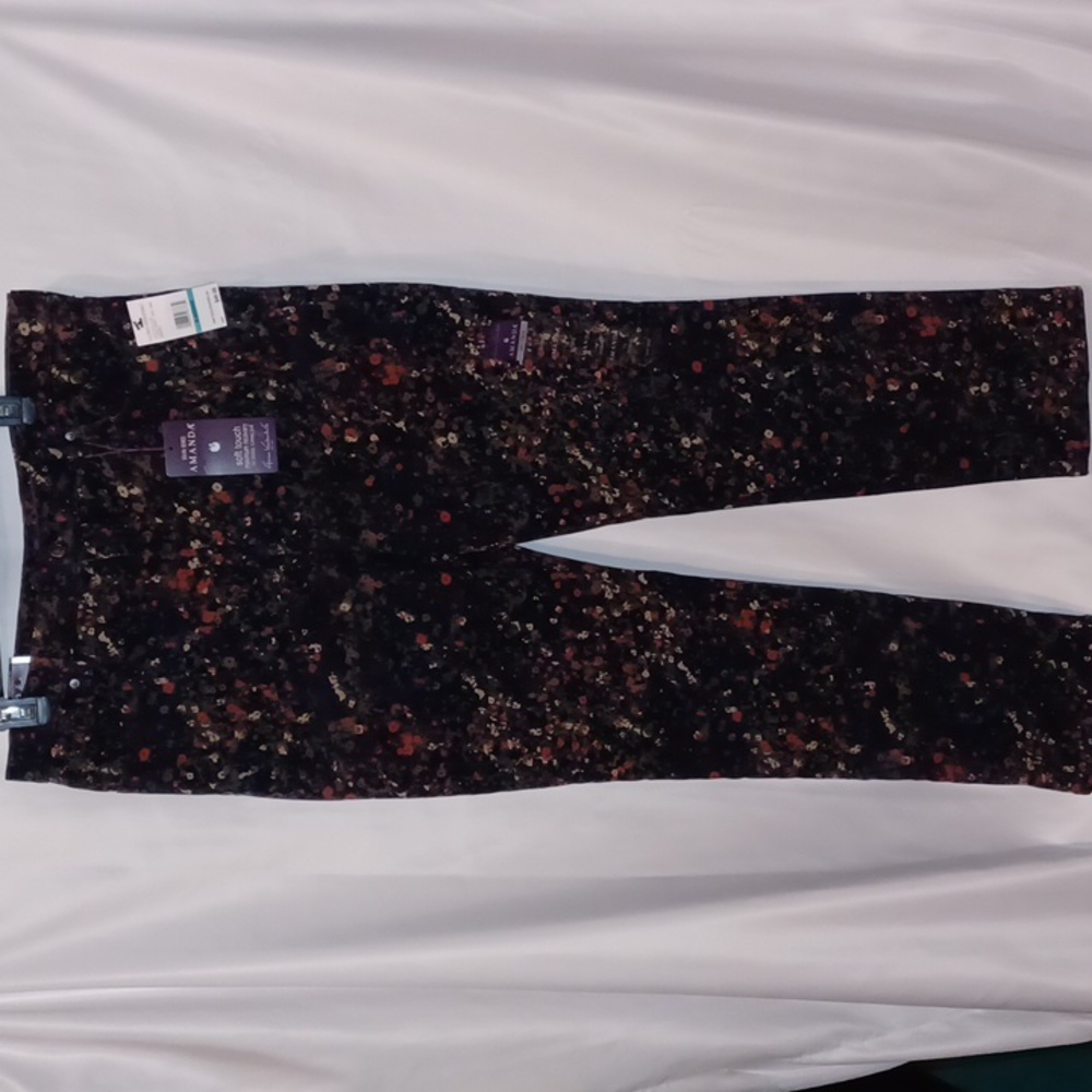 NWT Gloria Vanderbilt "Amanda" Jeans Floral Size 16 Tapered leg